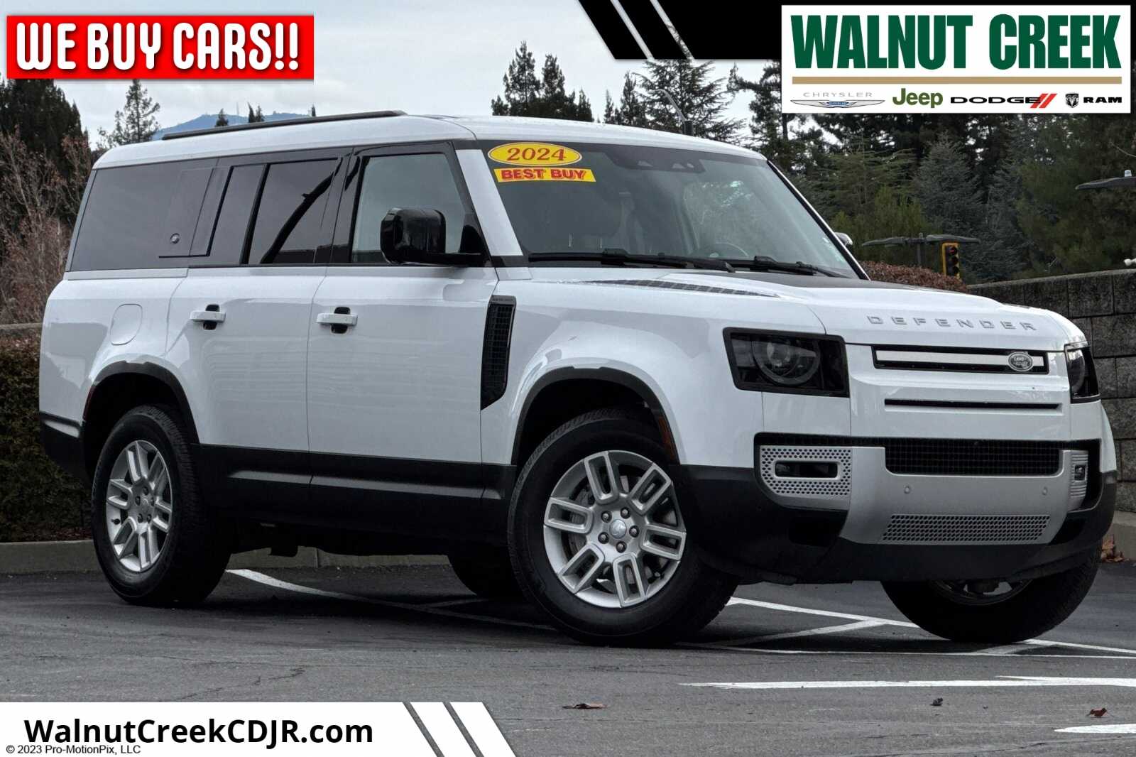 2024 Land Rover Defender S's photo