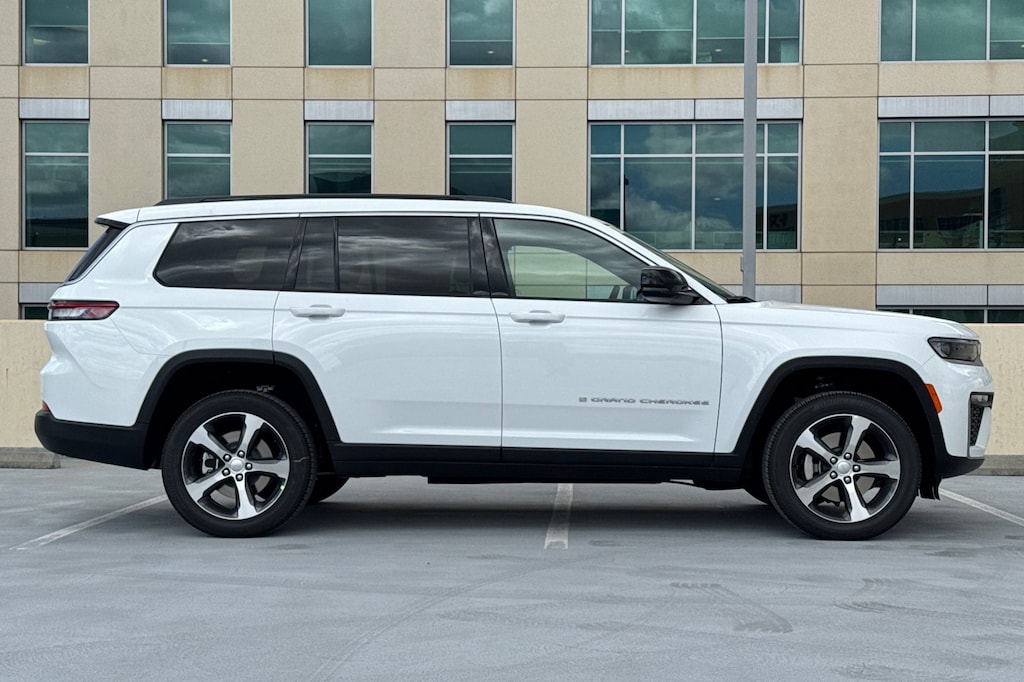 New 2026 Jeep Grand Cherokee L LIMITED 4X4 Sport Utility