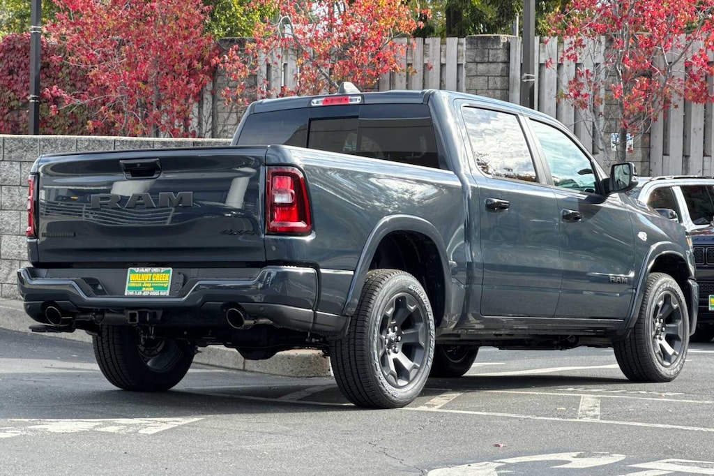 New 2026 Ram 1500 BIG HORN CREW CAB 4X4 5'7 BOX Pickup