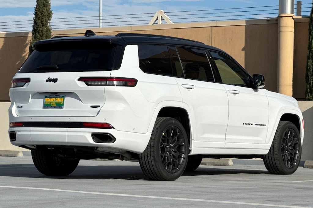 New 2025 Jeep Grand Cherokee L SUMMIT 4X4 Sport Utility