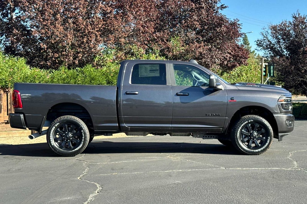 New 2026 Ram 2500 LARAMIE CREW CAB 4X4 6'4 BOX Pickup