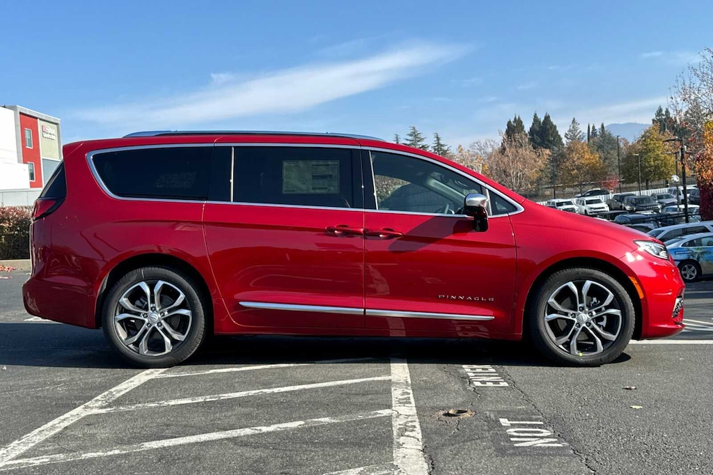 New 2026 Chrysler Pacifica PINNACLE Passenger Van