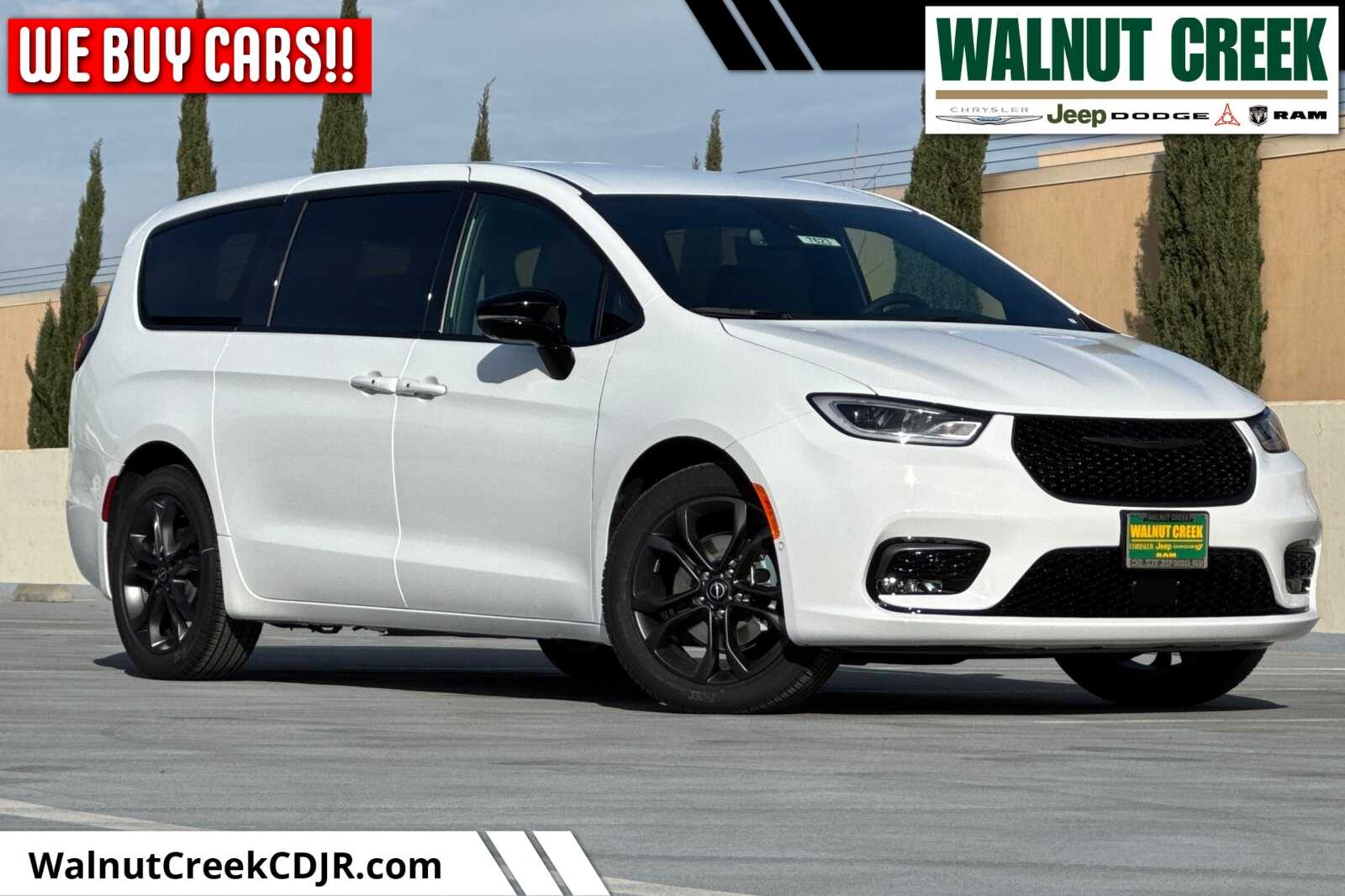 2026 Chrysler Pacifica Select's photo