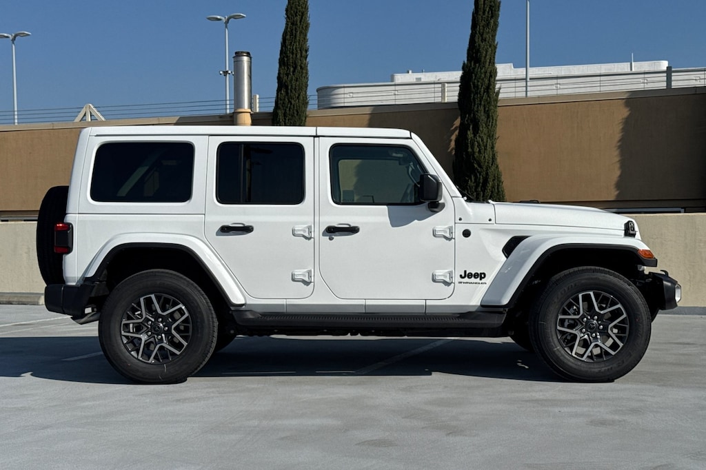 New 2026 Jeep Wrangler 4-DOOR SAHARA Sport Utility