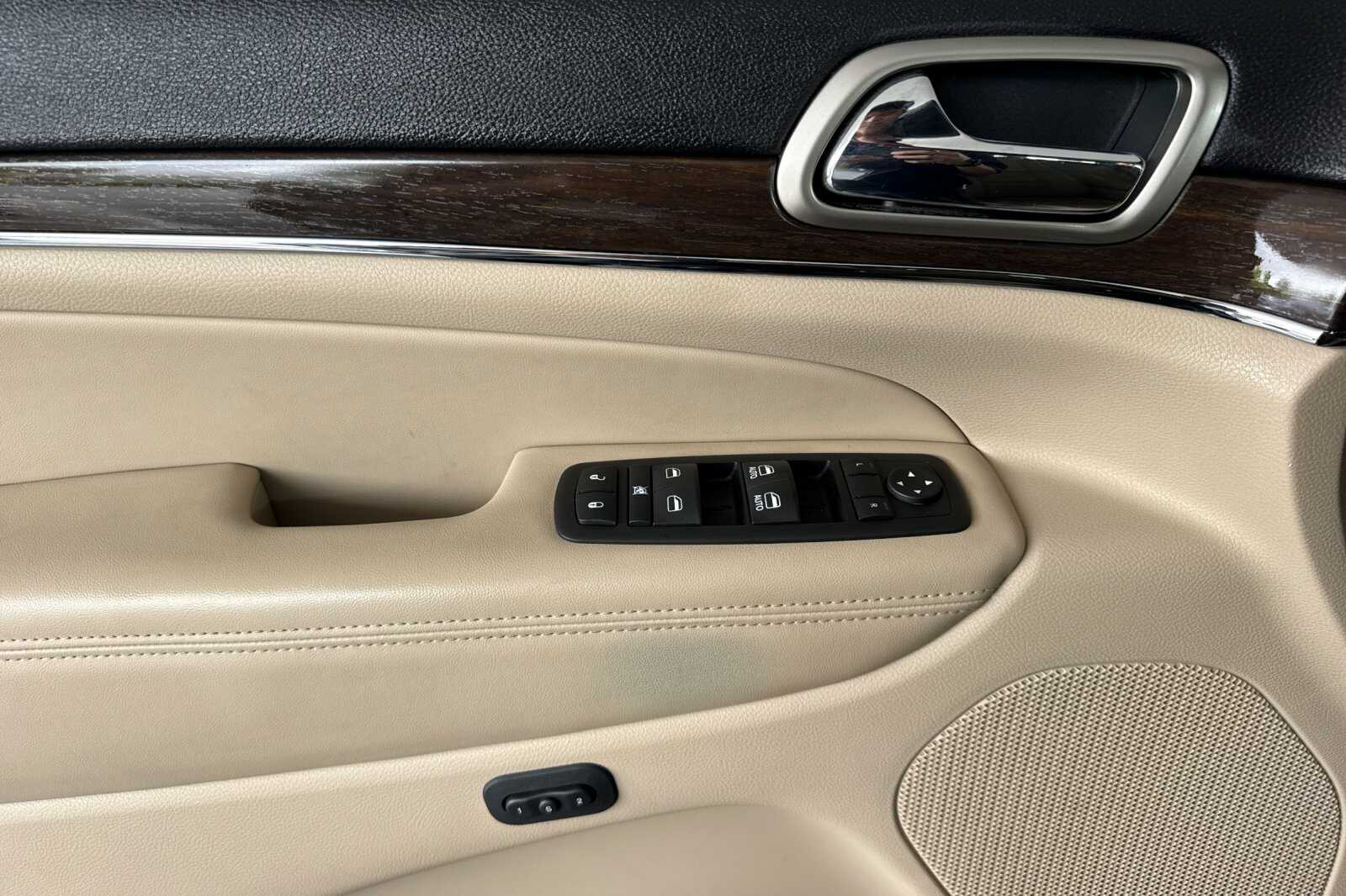 2016 Jeep Grand Cherokee Limited photo 3