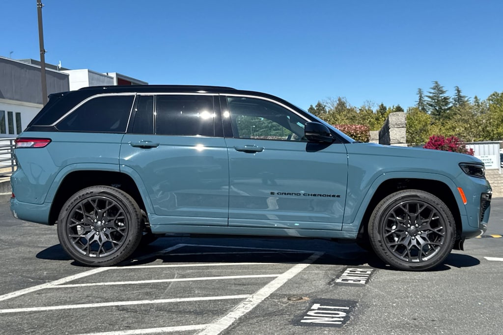 New 2026 Jeep Grand Cherokee SUMMIT 4X4 Sport Utility