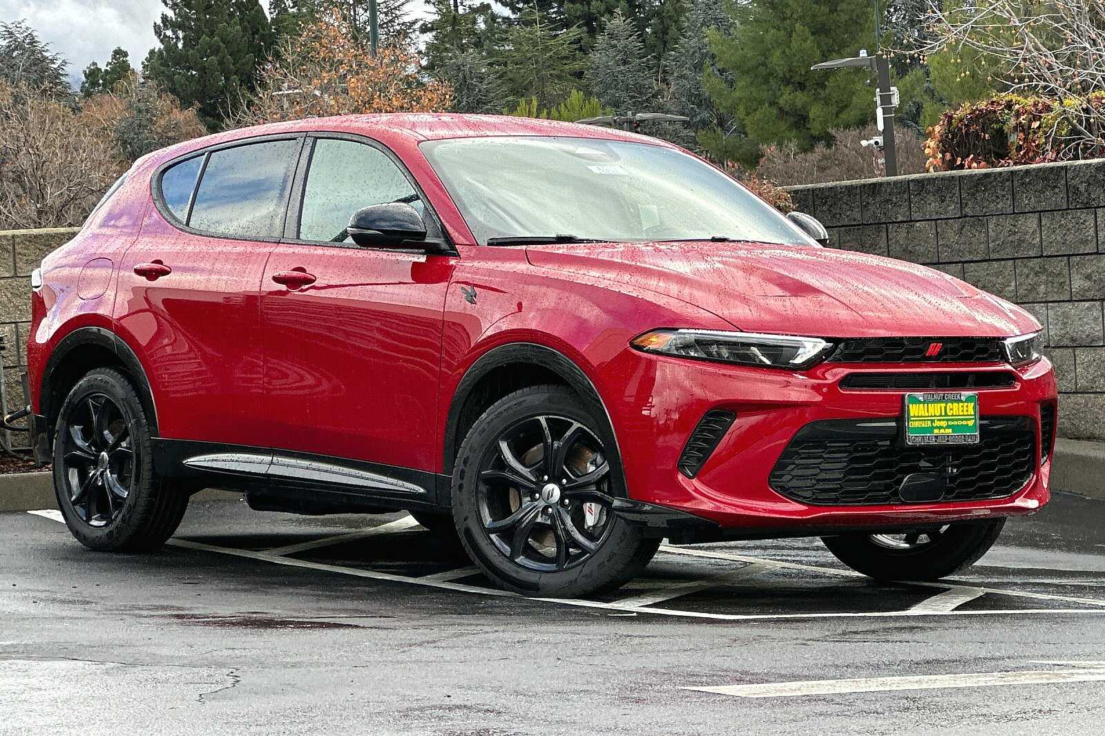 2024 Dodge Hornet R/T photo 2