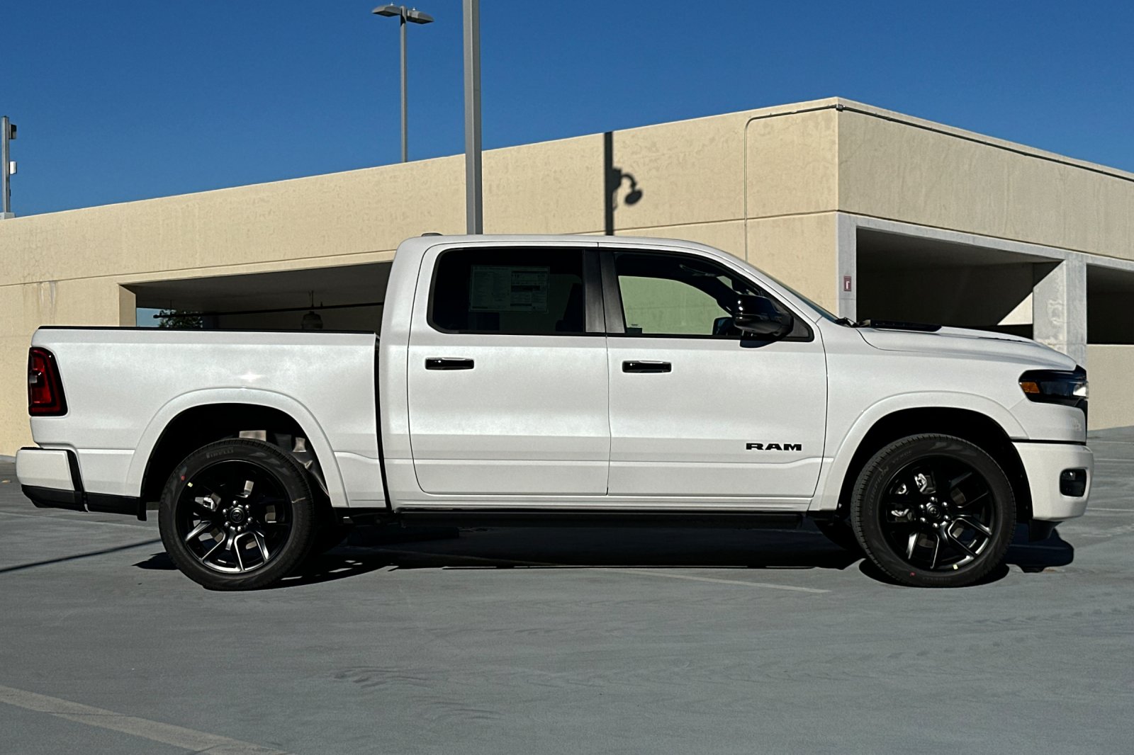 2025 Ram 1500 Laramie photo 3