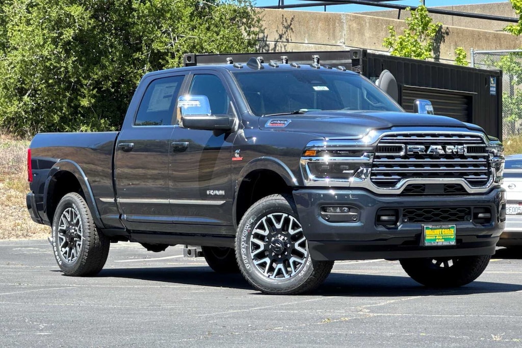 New 2026 Ram 2500 LIMITED CREW CAB 4X4 6'4 BOX Pickup