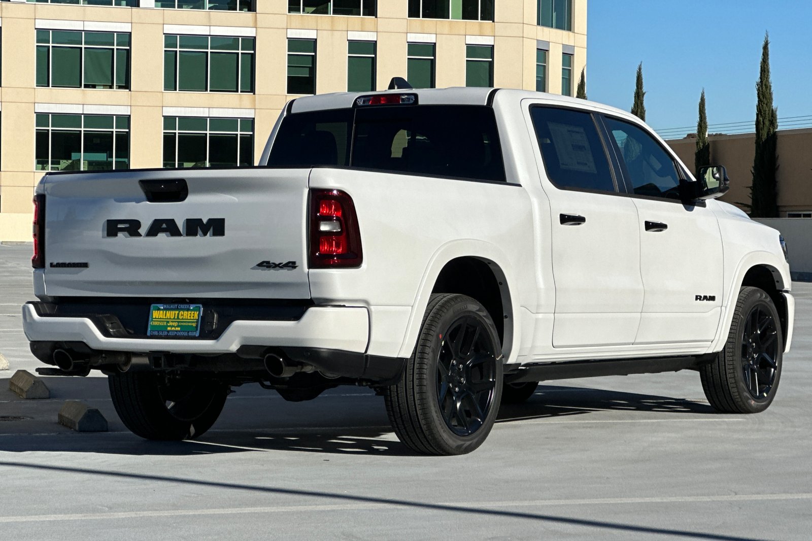 2025 Ram 1500 Laramie photo 4