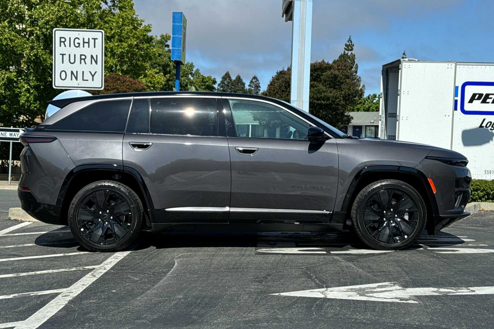 2025 Jeep Wagoneer S Launch Edition photo 3