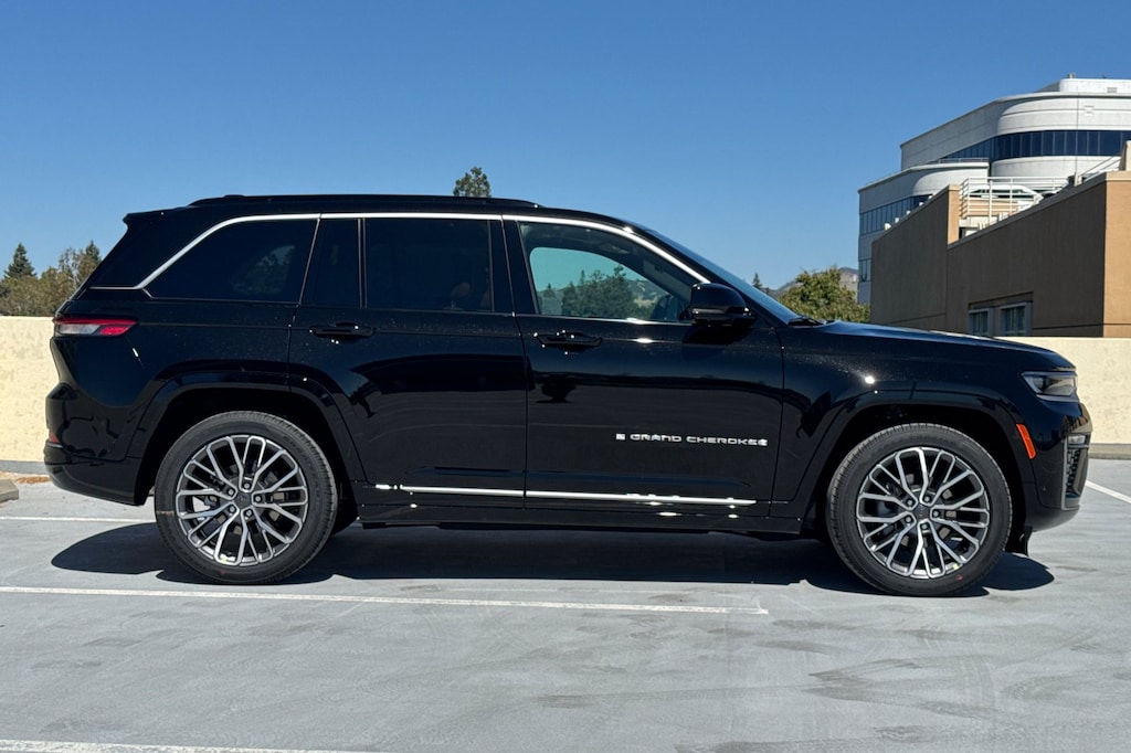 New 2026 Jeep Grand Cherokee SUMMIT 4X4 Sport Utility