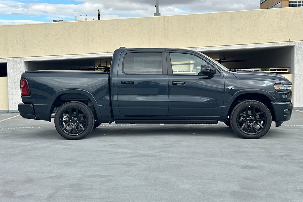 New 2026 Ram 1500 LARAMIE CREW CAB 4X4 5'7 BOX Pickup