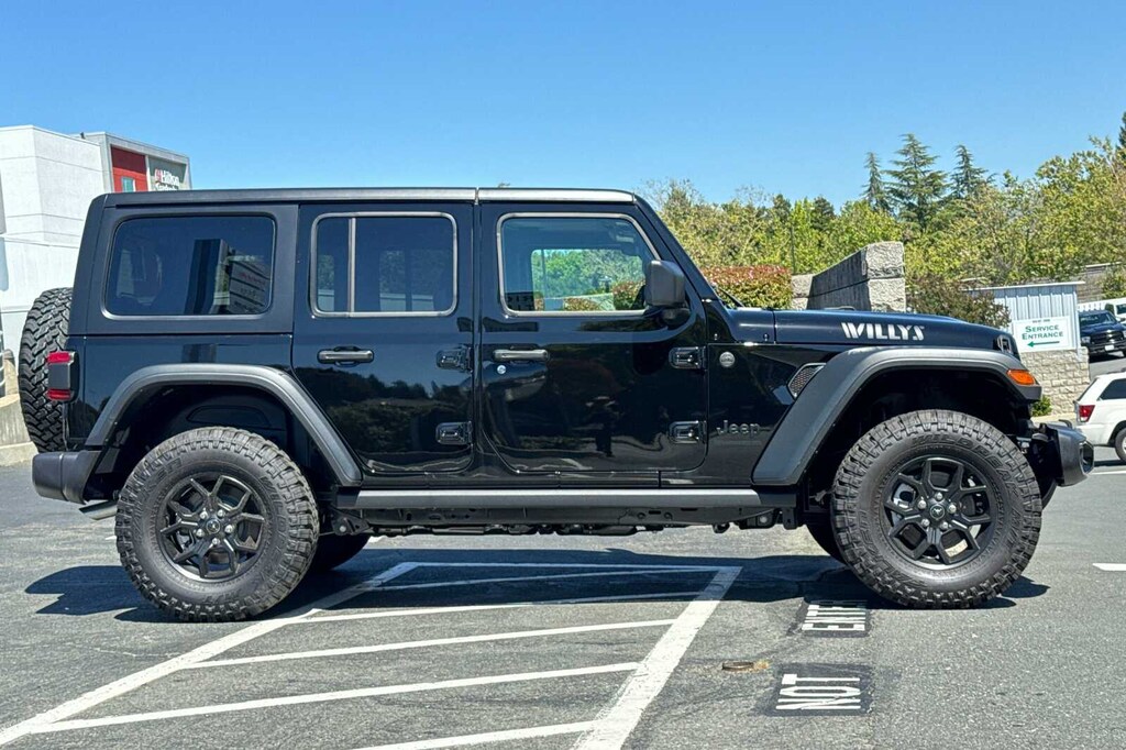 New 2026 Jeep Wrangler 4-DOOR WILLYS Sport Utility