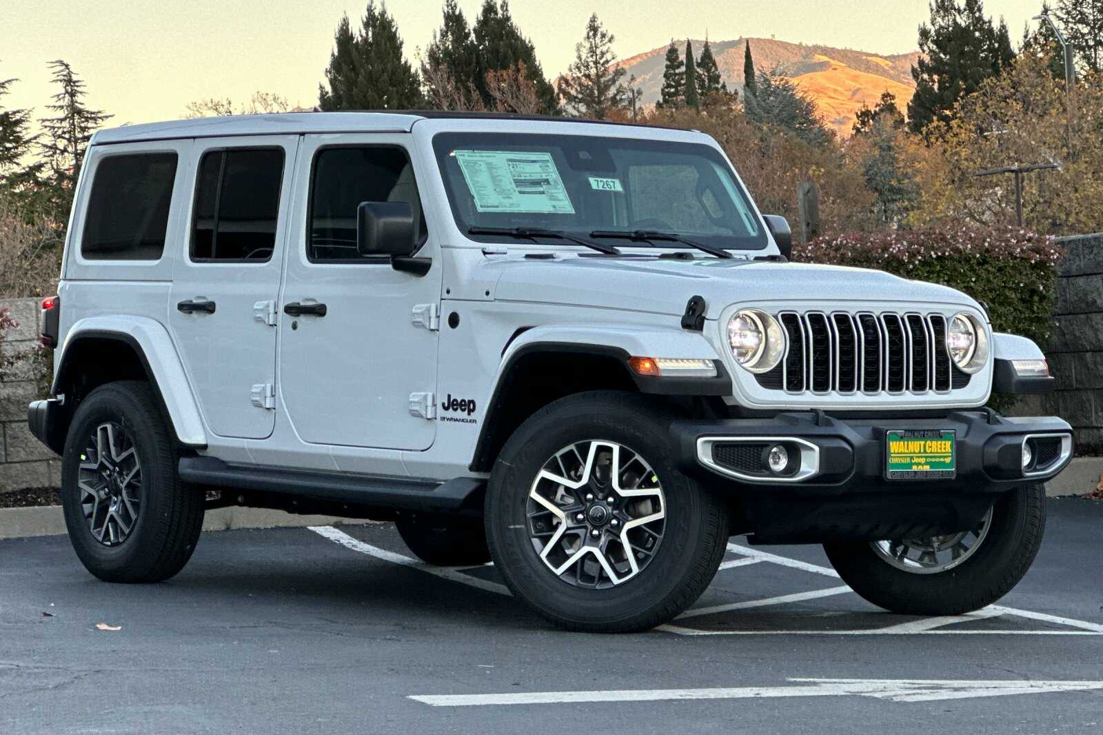 2025 Jeep Wrangler Sahara photo 2
