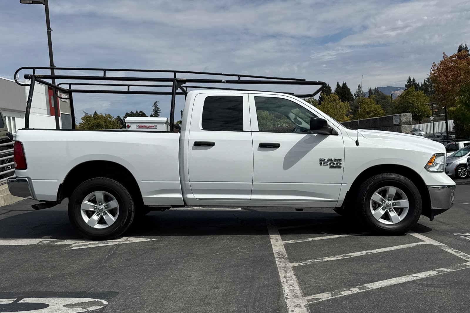 2023 Ram 1500 Classic SLT photo 3