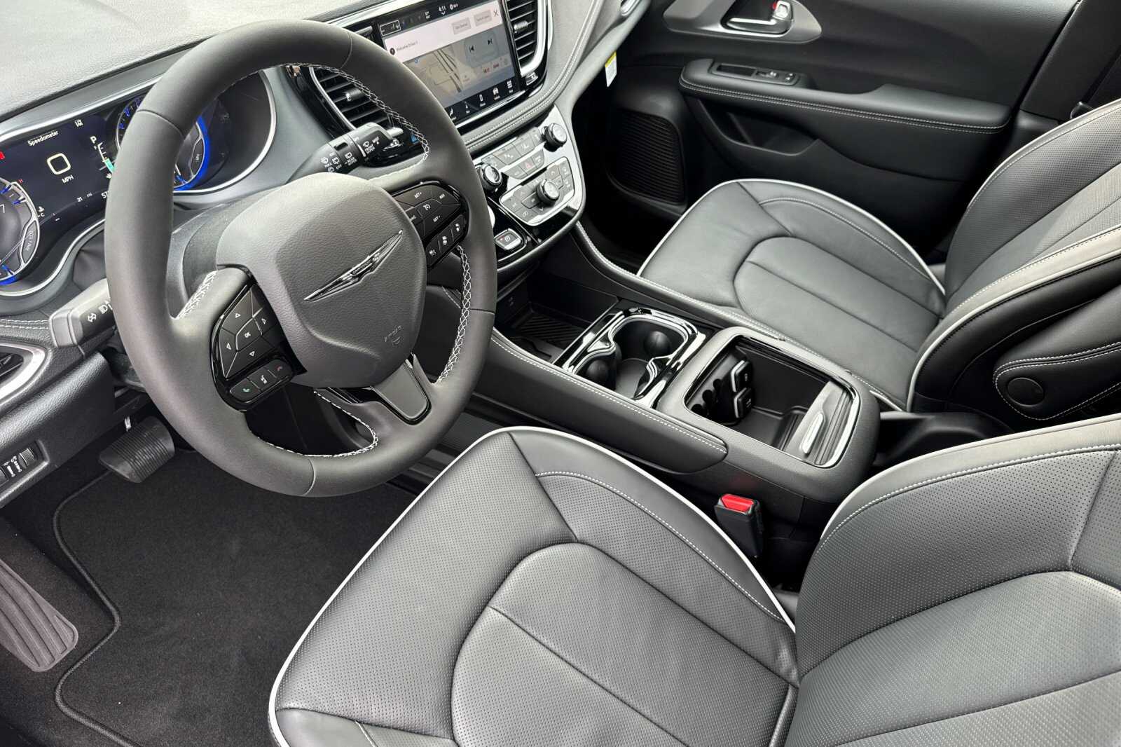 2026 Chrysler Pacifica Limited - Photo 7