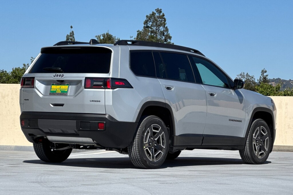 New 2026 Jeep Cherokee LAREDO 4X4 Sport Utility