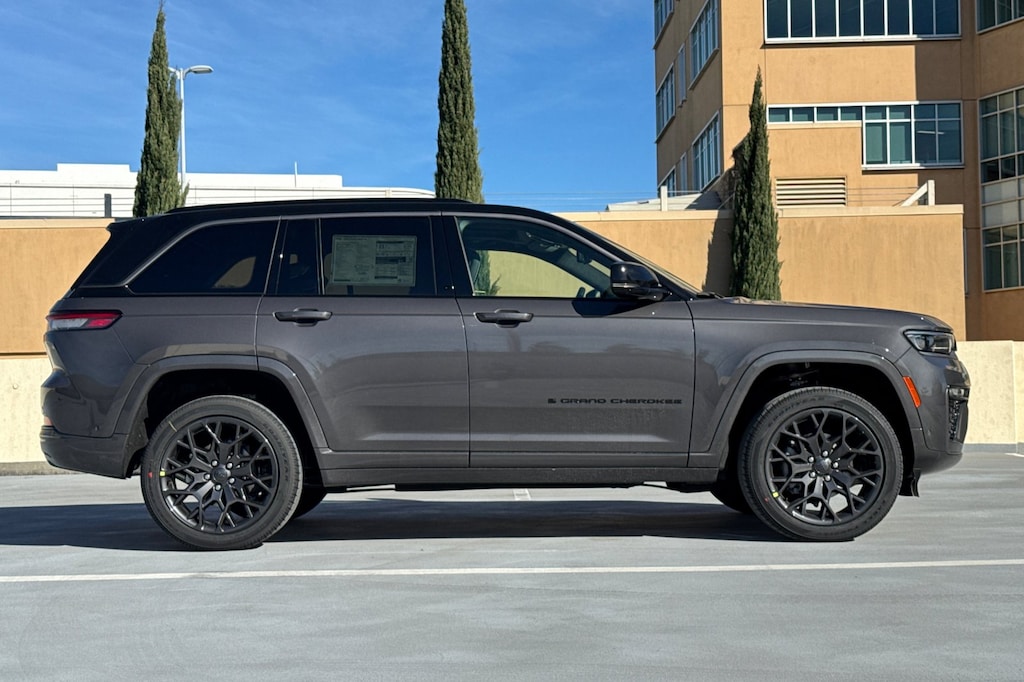 New 2026 Jeep Grand Cherokee SUMMIT 4X4 Sport Utility