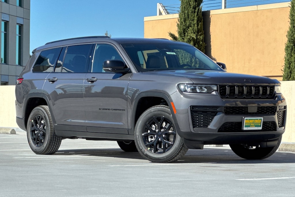 New 2026 Jeep Grand Cherokee L LAREDO ALTITUDE 4X4 Sport Utility