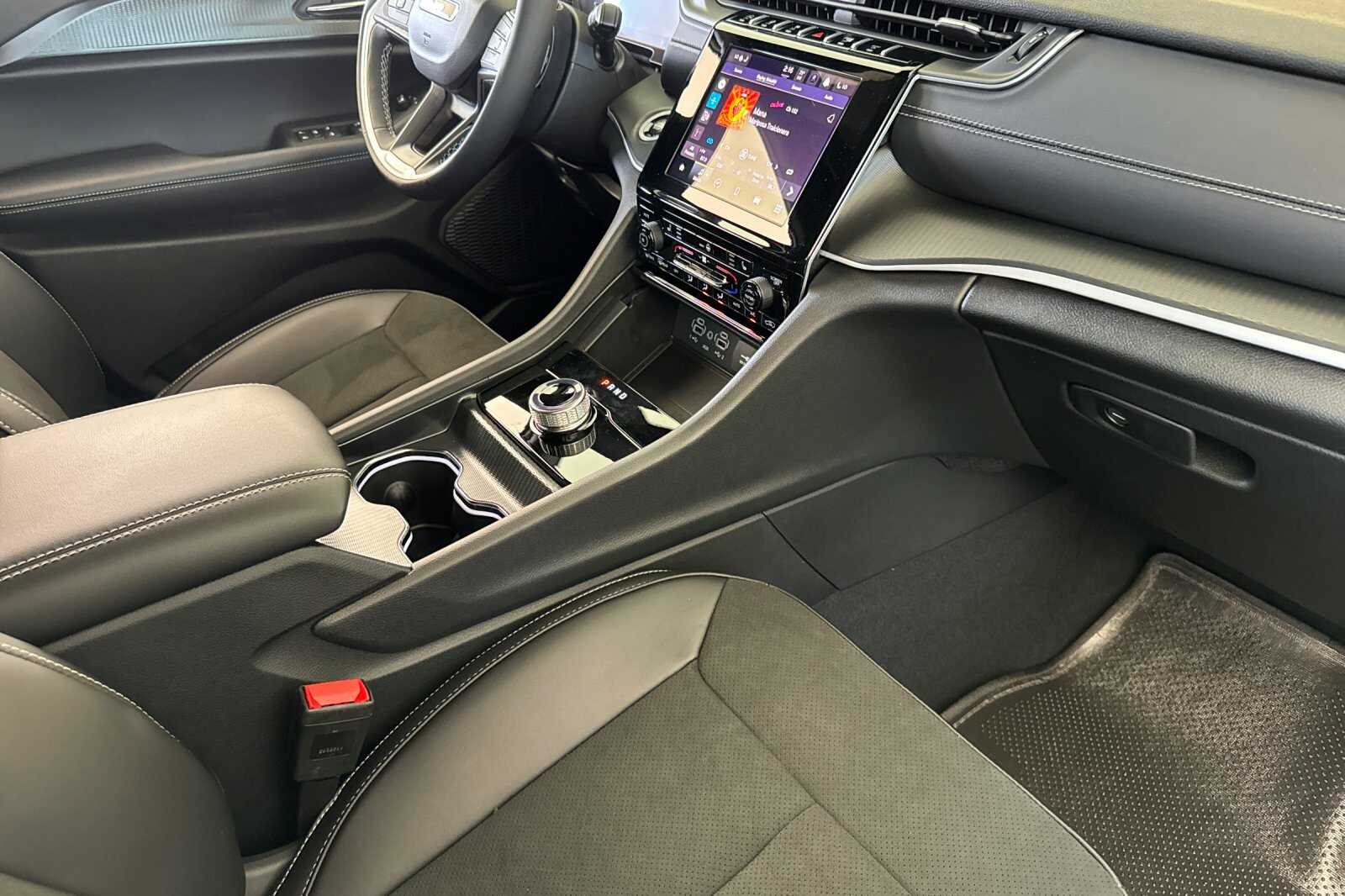 2025 Jeep Grand Cherokee Altitude - Photo 13