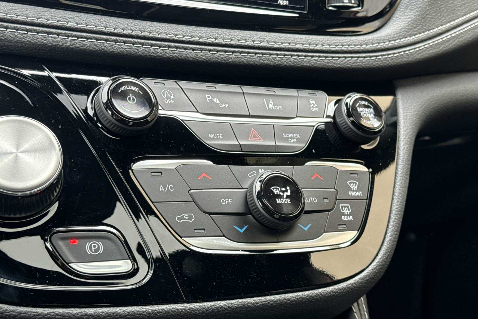 2026 Chrysler Pacifica Limited - Photo 19