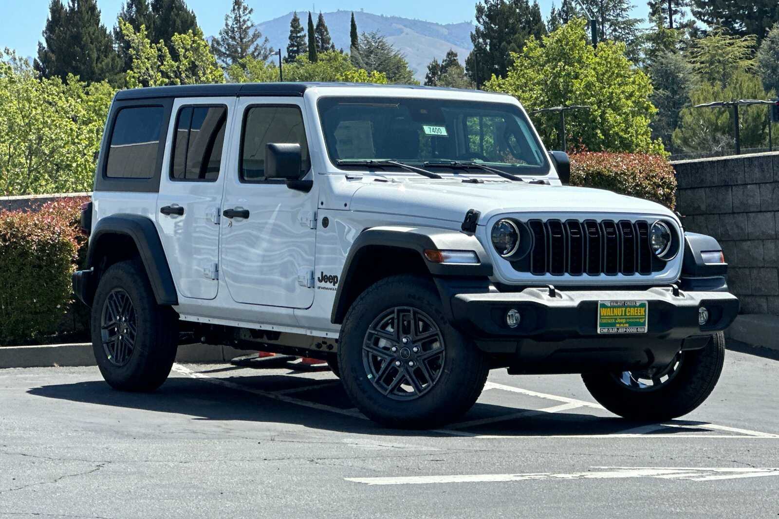 2025 Jeep Wrangler Sport photo 2