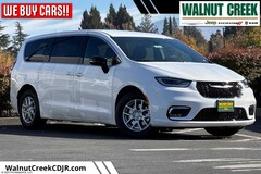 2026 Chrysler Pacifica SELECT Passenger Van