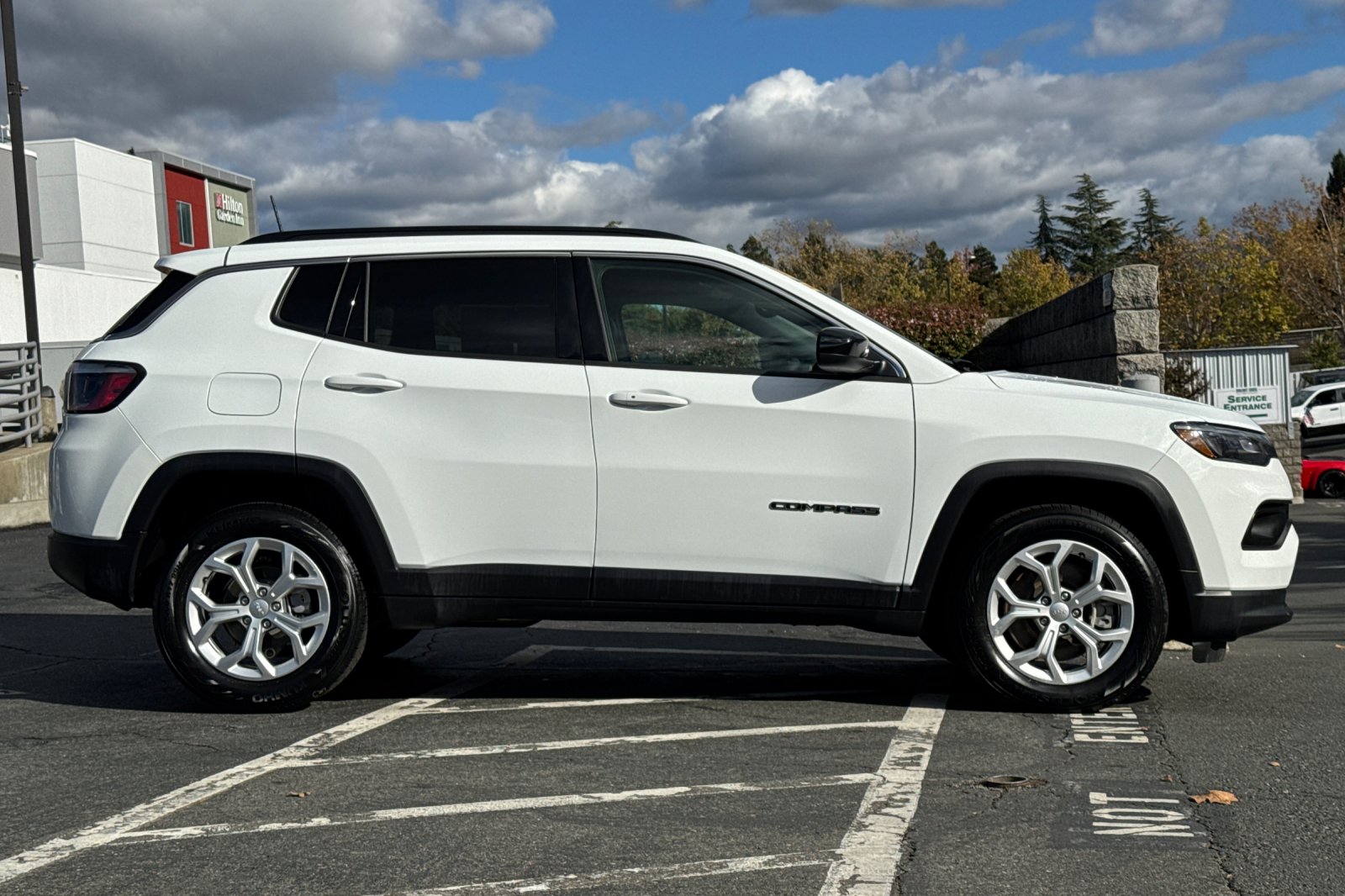 2024 Jeep Compass North Edition Latitude photo 3