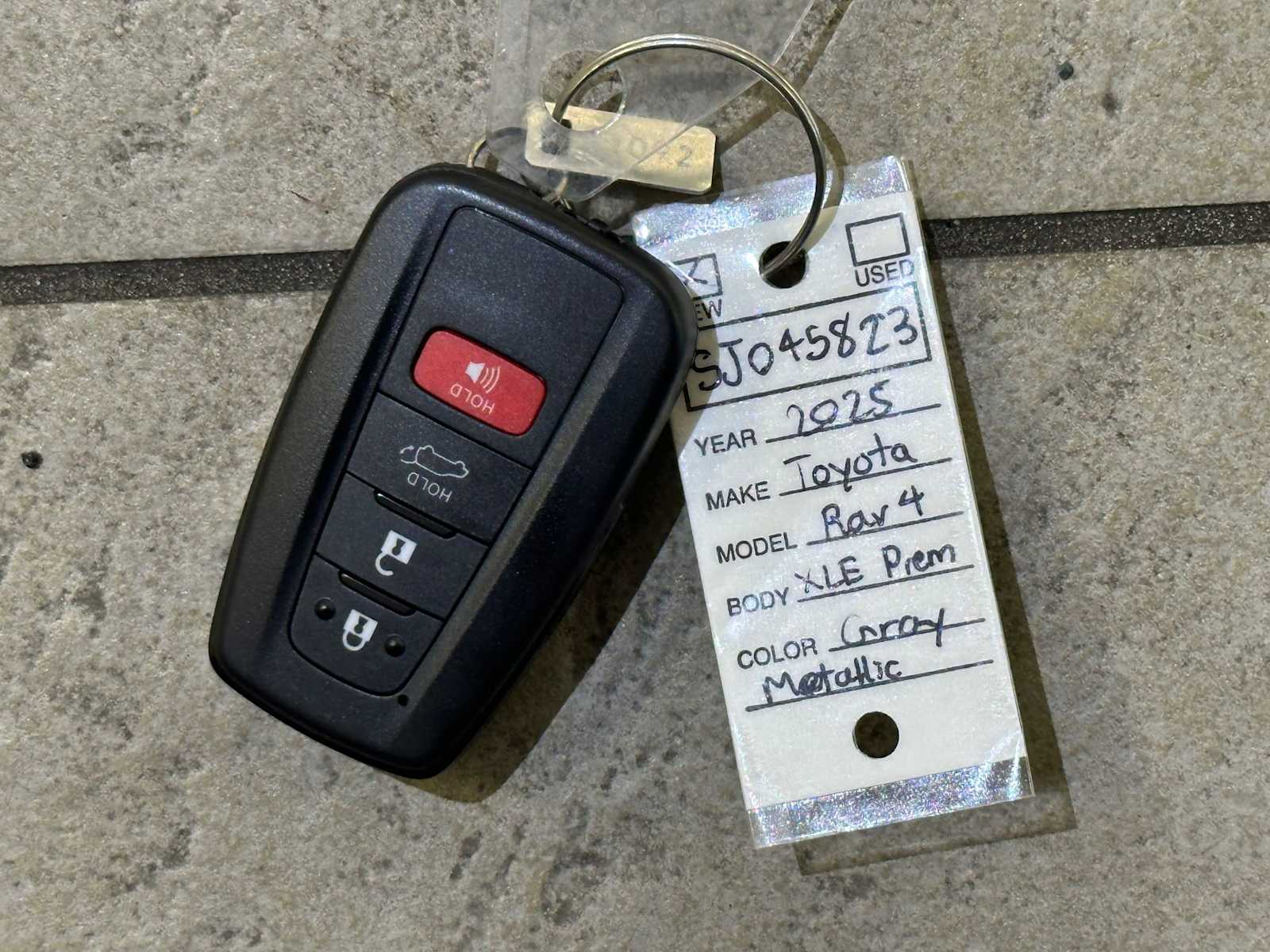 Thumbnail: 2025 Toyota RAV4 - 32