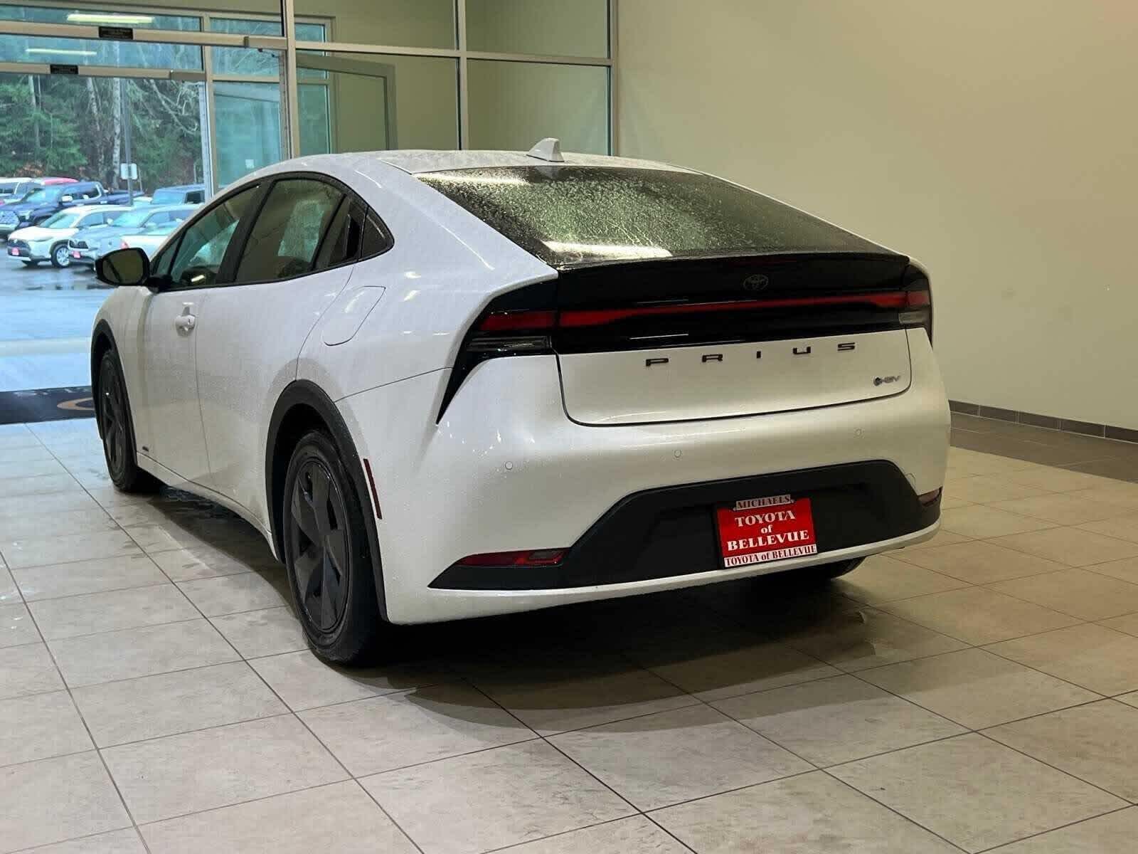Thumbnail: 2024 Toyota Prius - 4