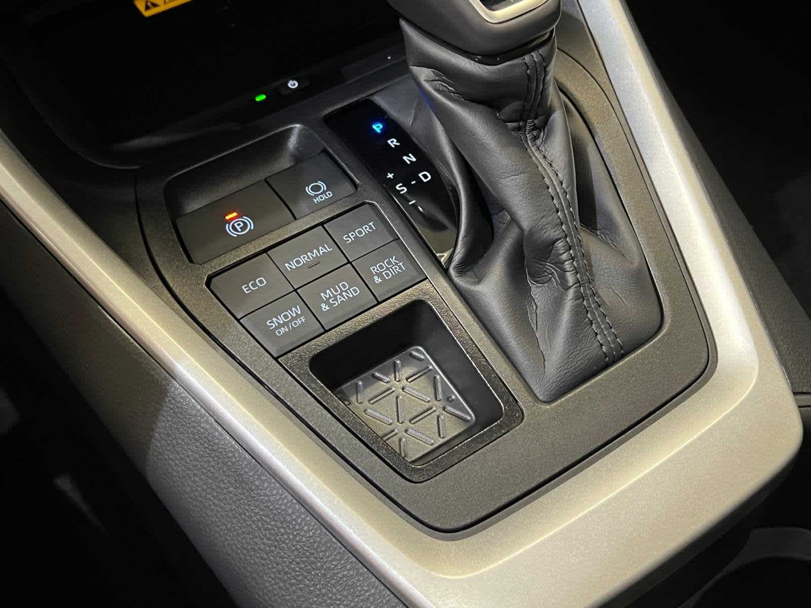 Thumbnail: 2025 Toyota RAV4 - 25