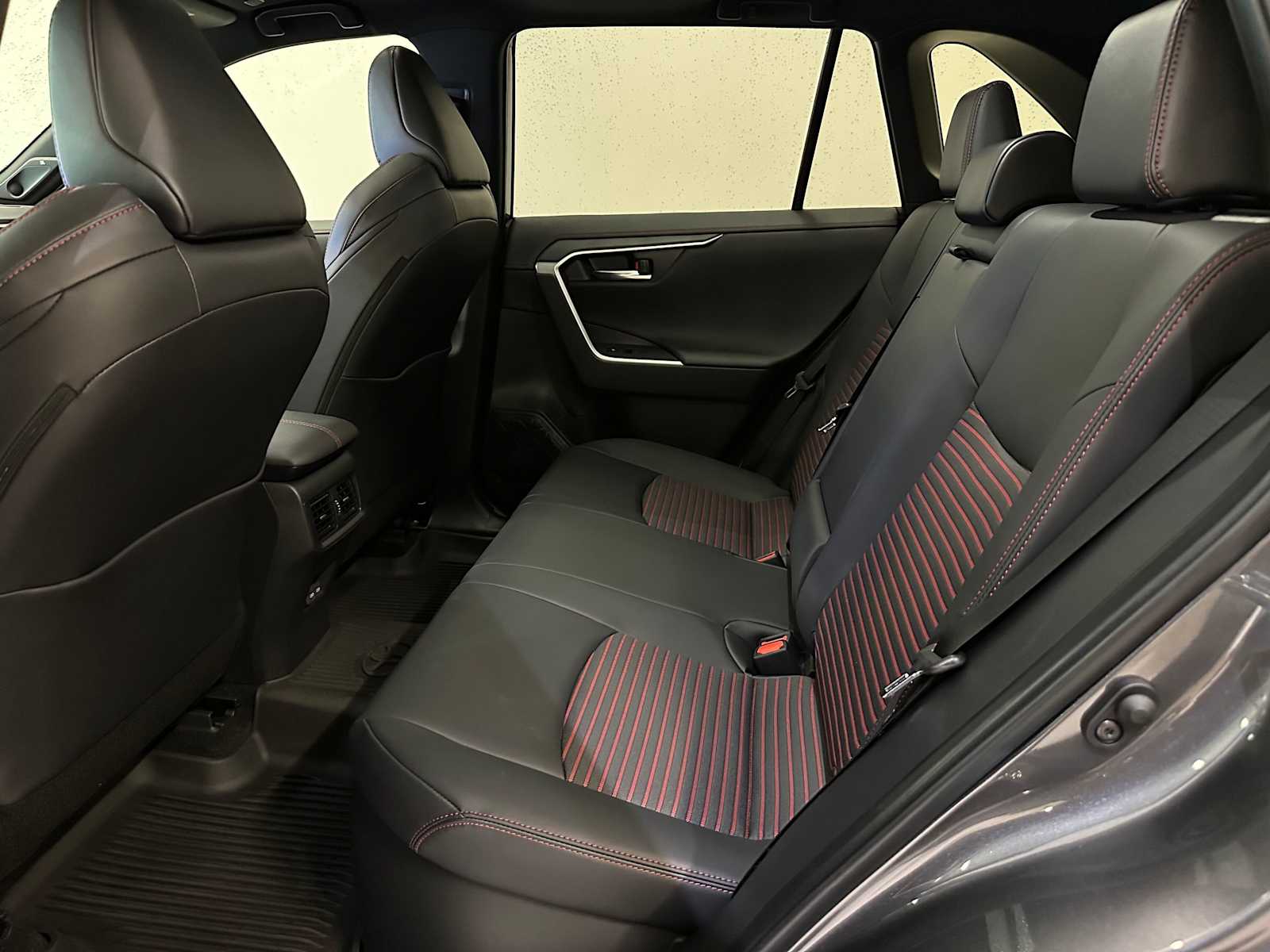 Thumbnail: 2025 Toyota RAV4 - 24