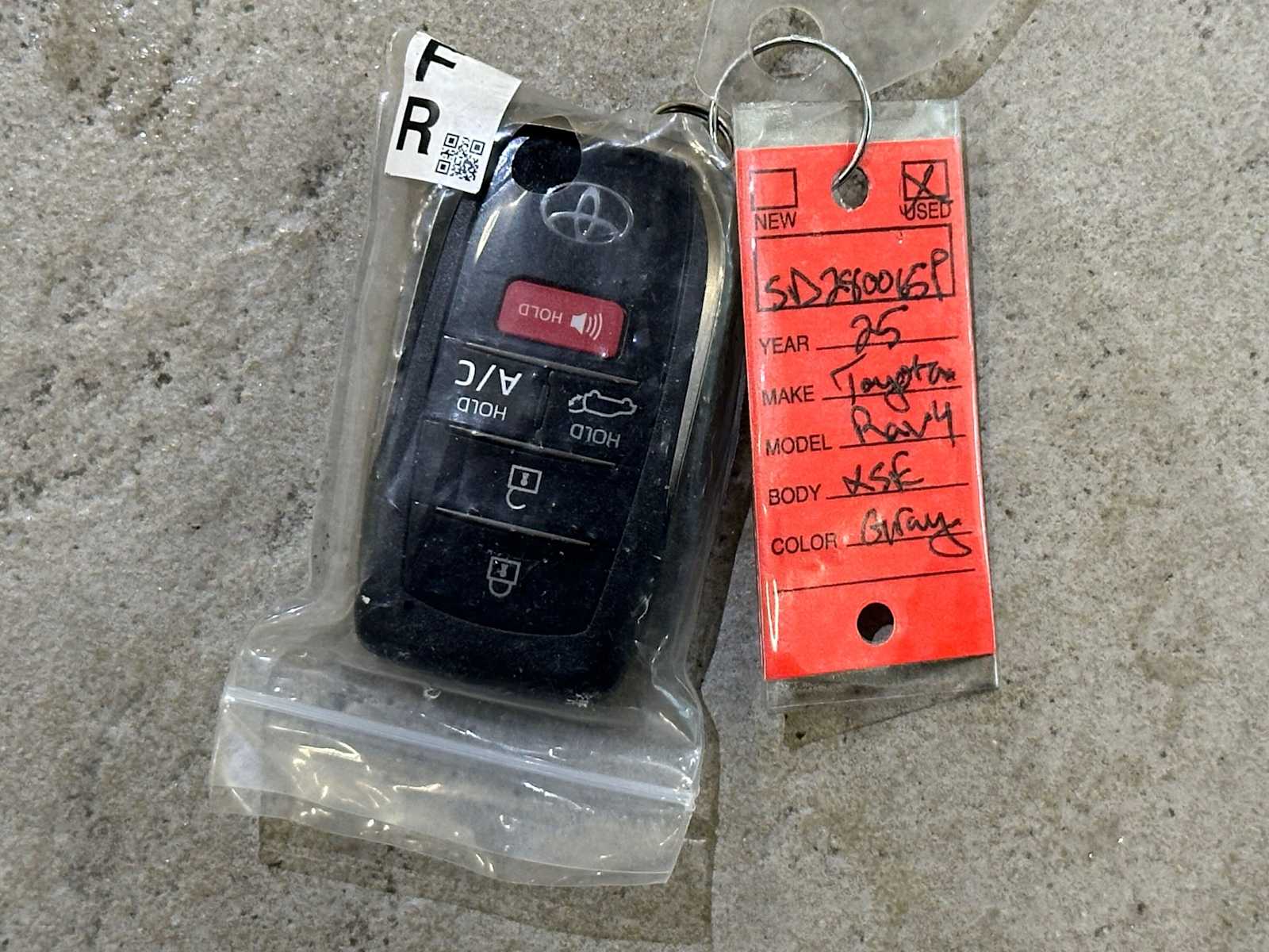 Thumbnail: 2025 Toyota RAV4 - 34