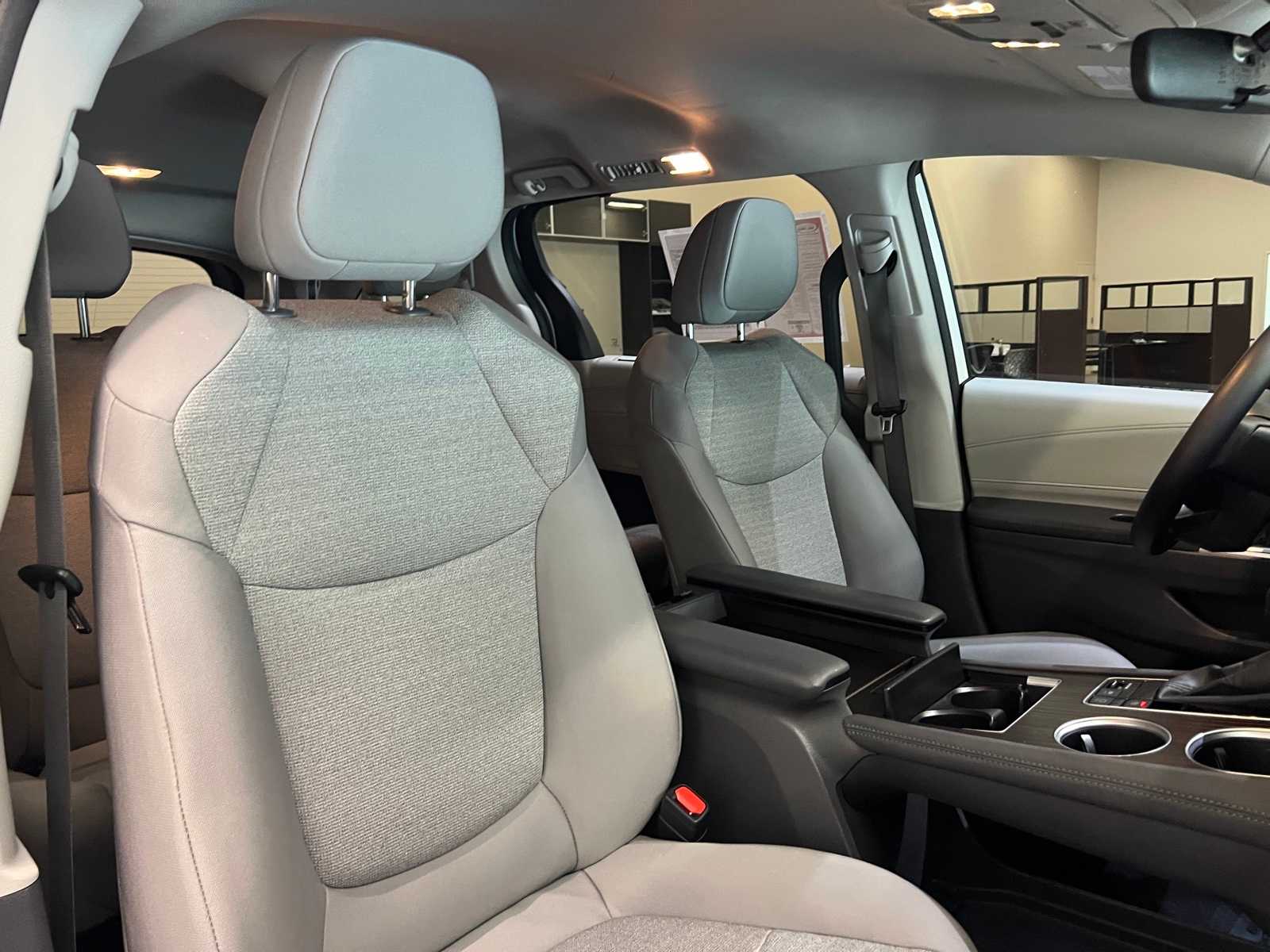 Thumbnail: 2024 Toyota Sienna - 14