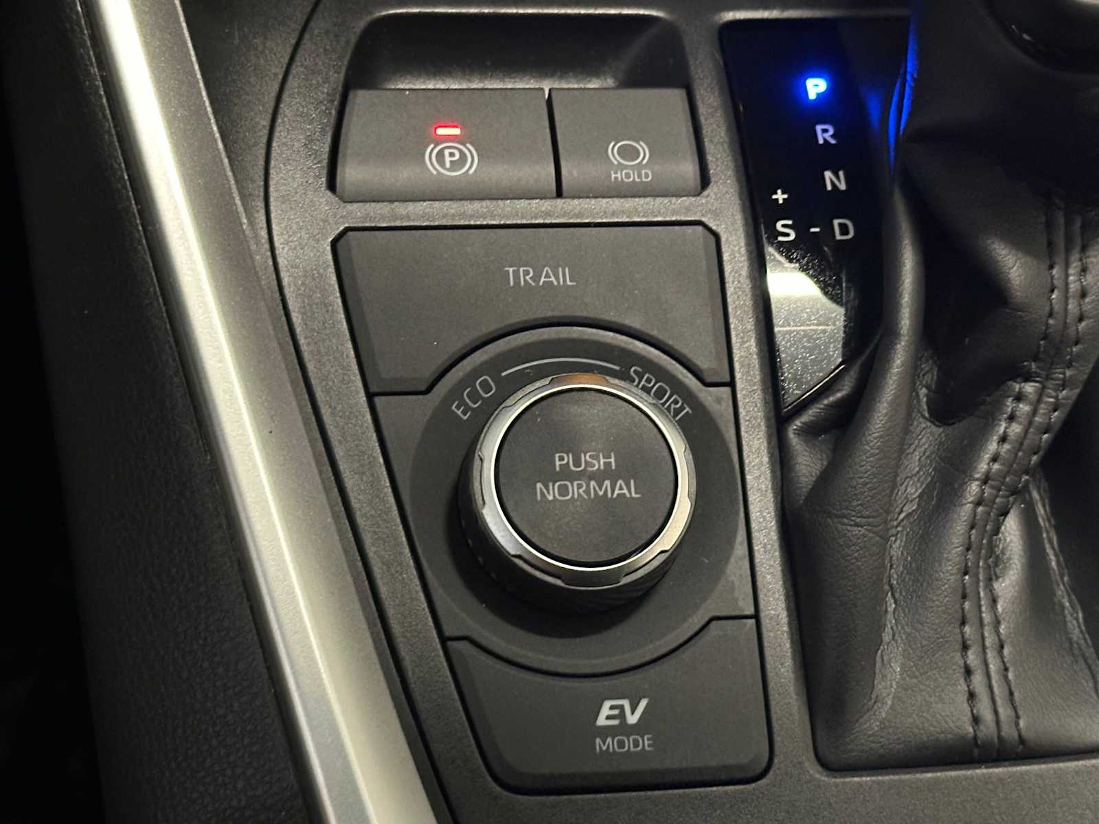 Thumbnail: 2024 Toyota RAV4 - 17