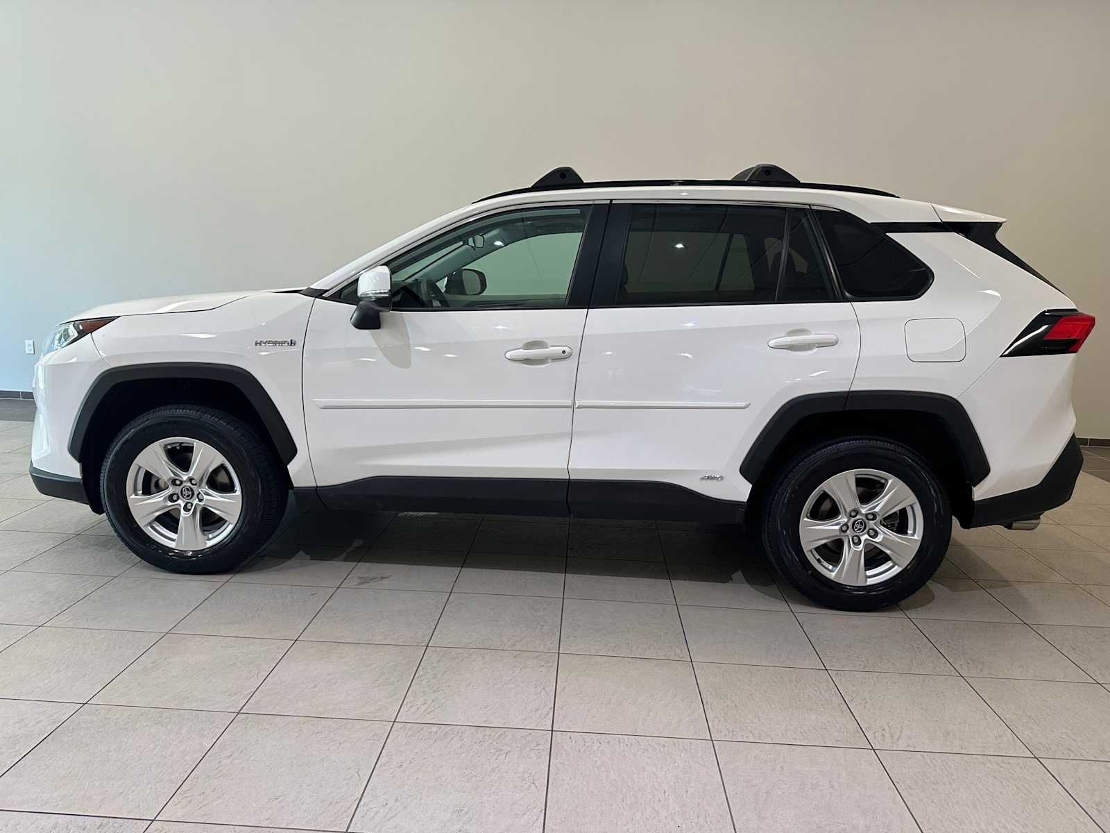 Thumbnail: 2020 Toyota RAV4 - 3