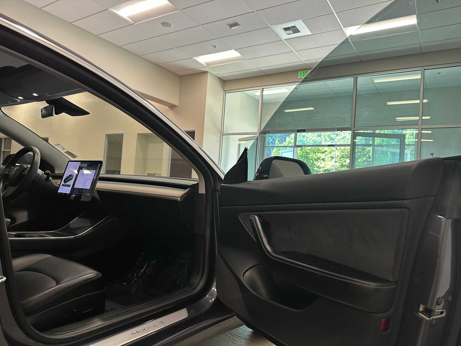 Thumbnail: 2018 Tesla Model 3 - 32