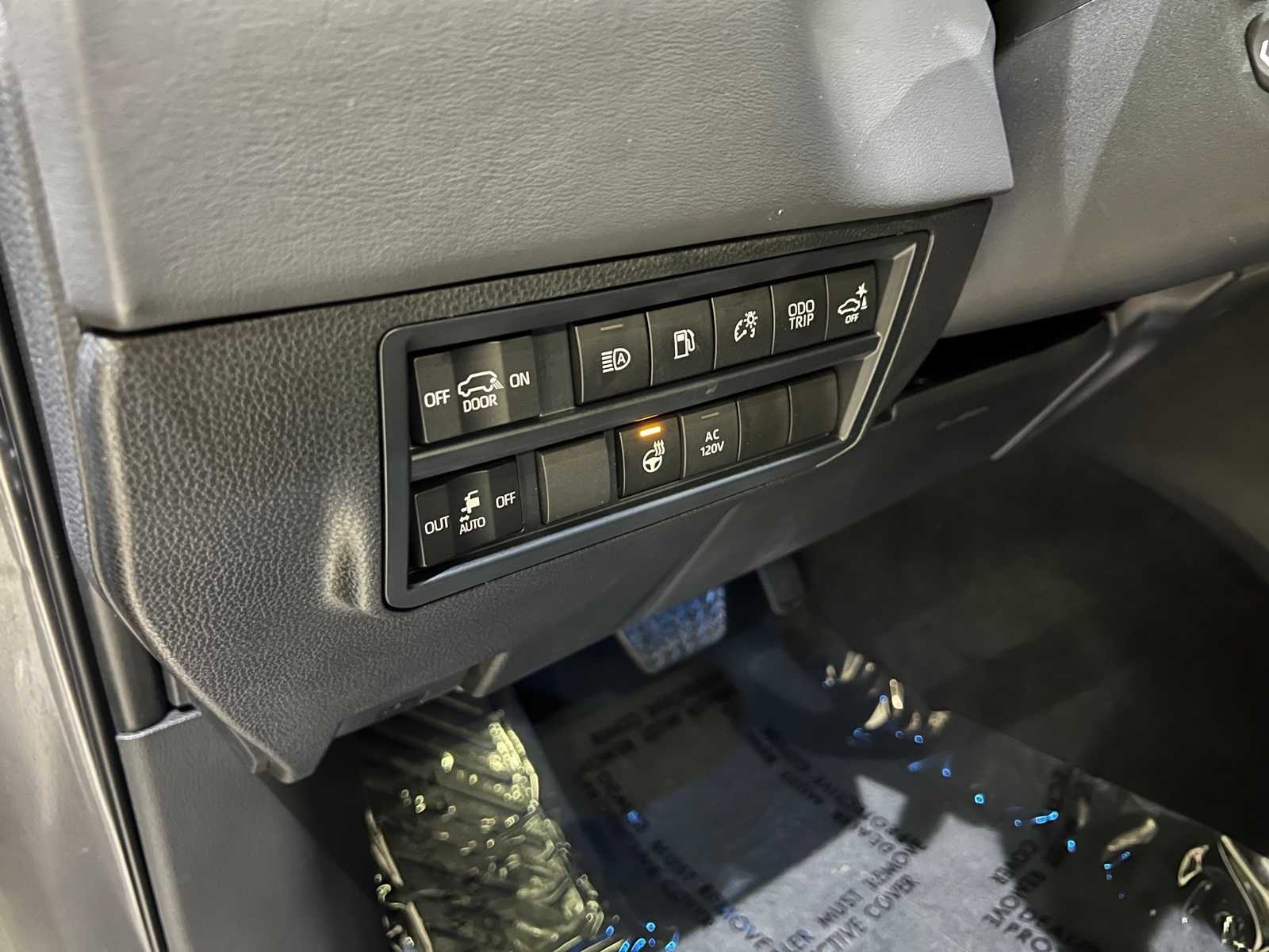 Thumbnail: 2024 Toyota Sequoia - 16