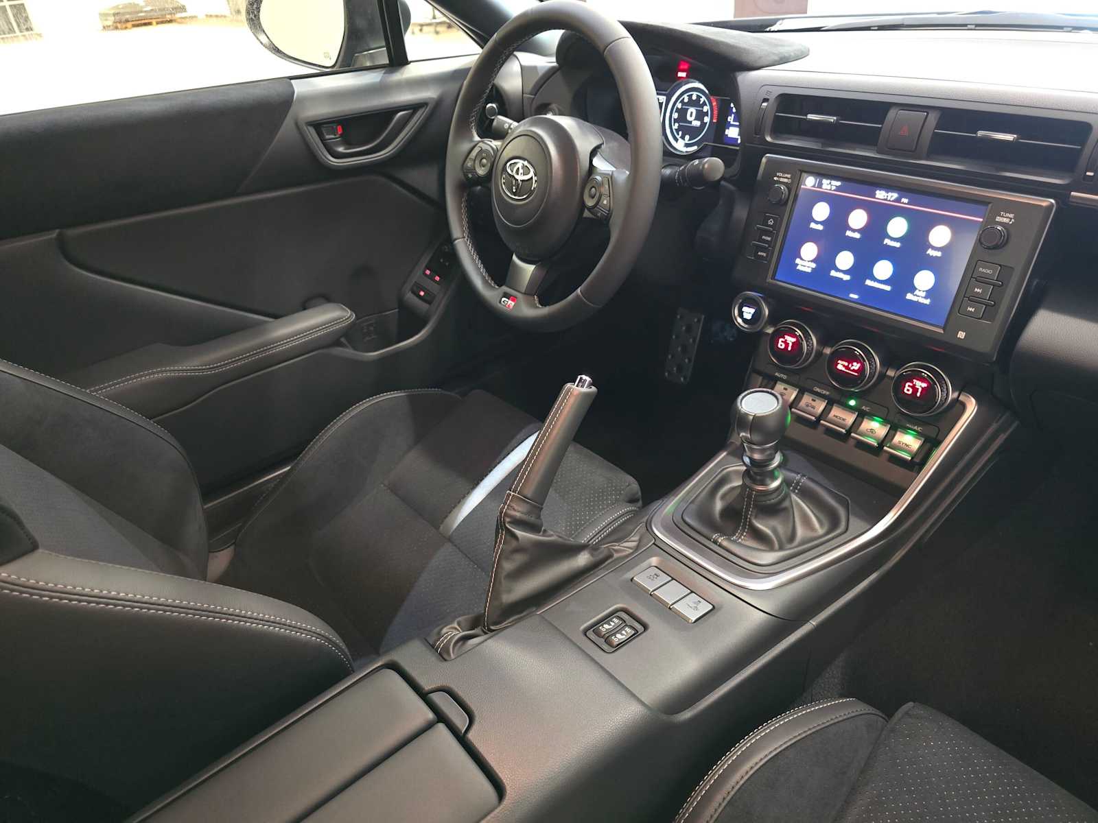 Thumbnail: 2026 Toyota GR86 - 28