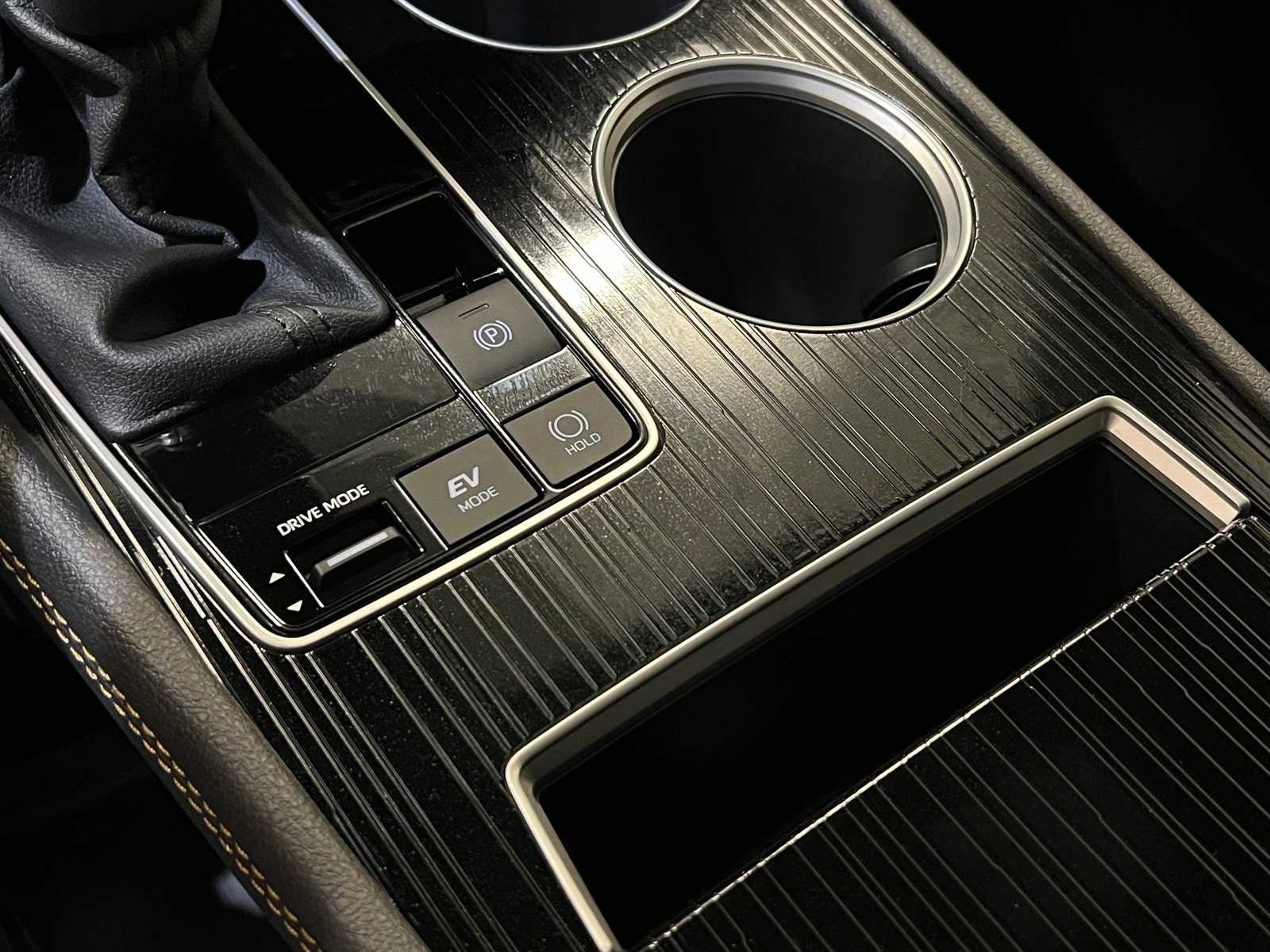 Thumbnail: 2025 Toyota Sienna - 27