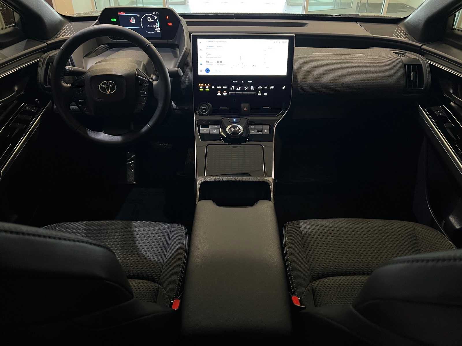 Thumbnail: 2024 Toyota bZ4X - 10