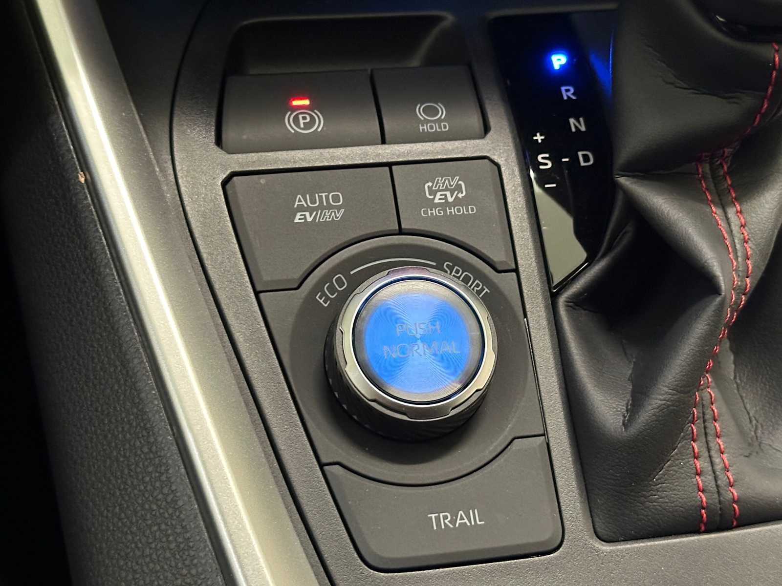 Thumbnail: 2025 Toyota RAV4 - 17