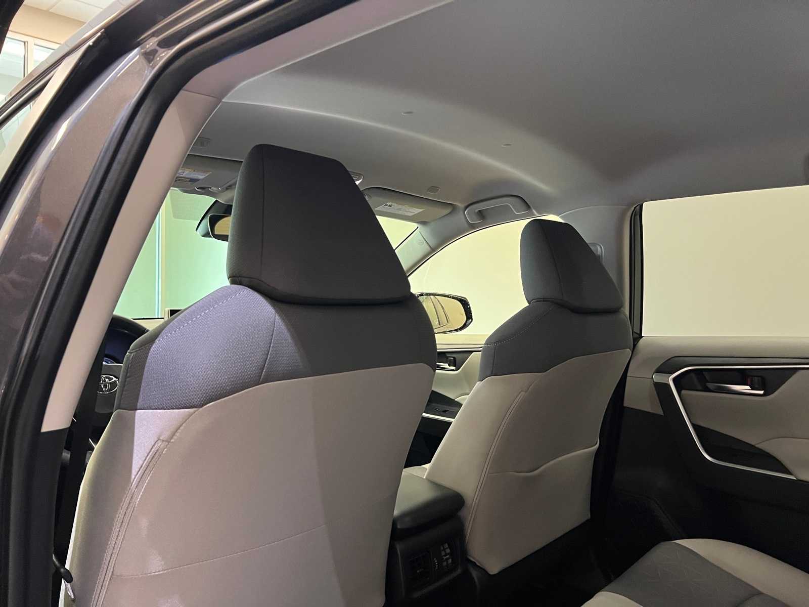 Thumbnail: 2025 Toyota RAV4 - 12