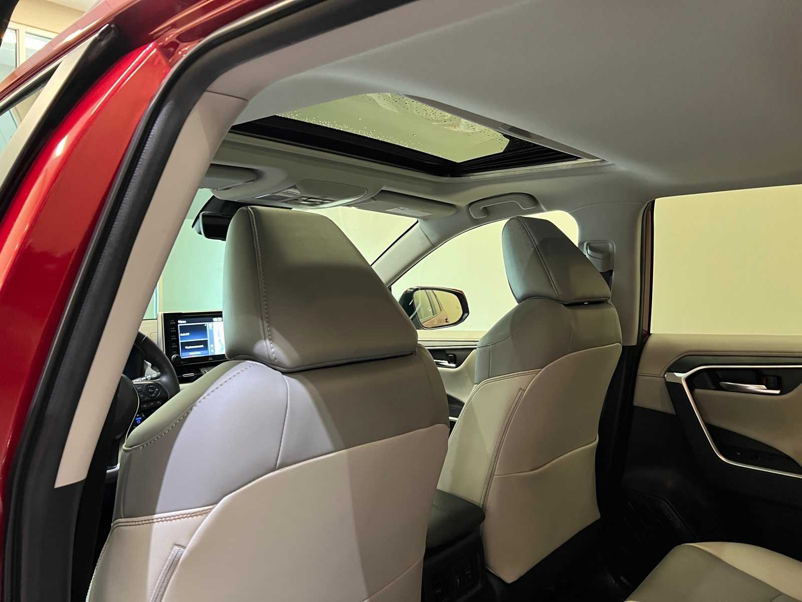 Thumbnail: 2020 Toyota RAV4 - 12