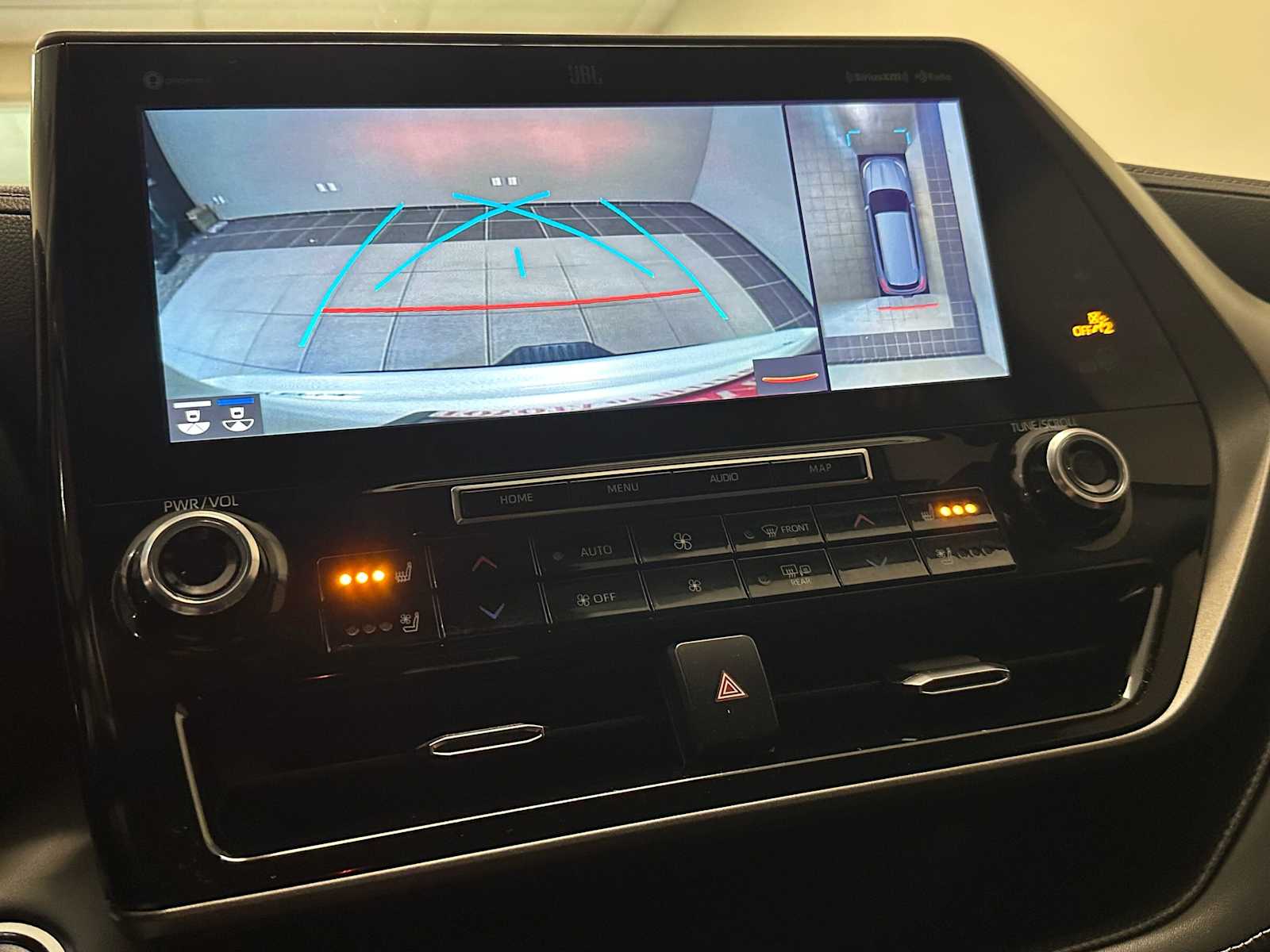 Thumbnail: 2022 Toyota Highlander - 13