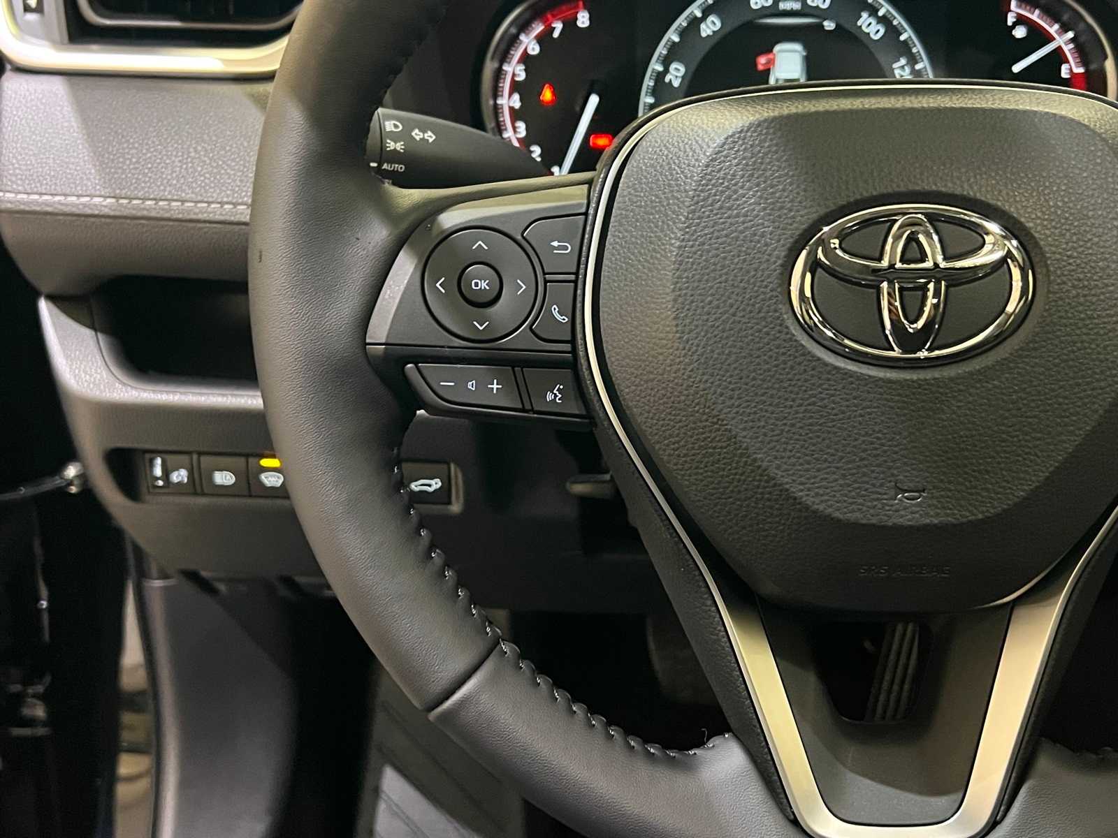 Thumbnail: 2025 Toyota RAV4 - 22