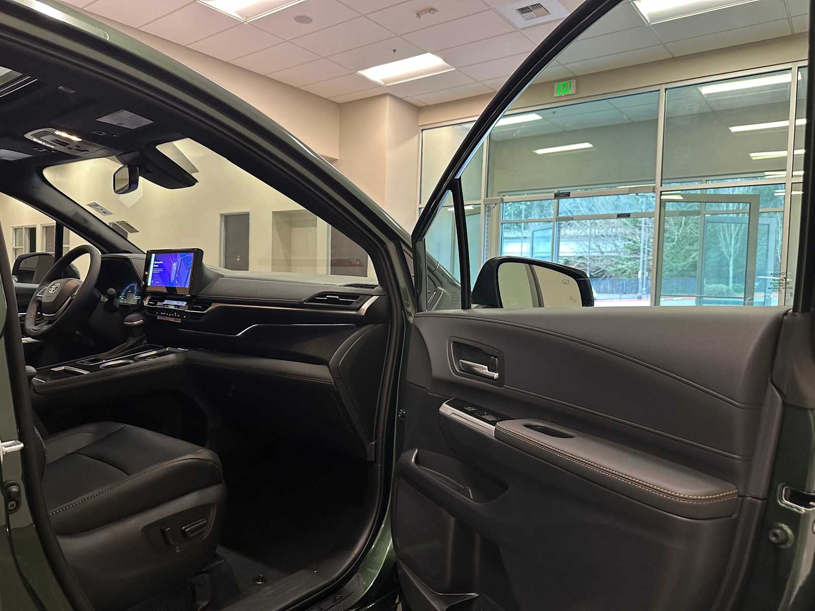 Thumbnail: 2026 Toyota Sienna - 28