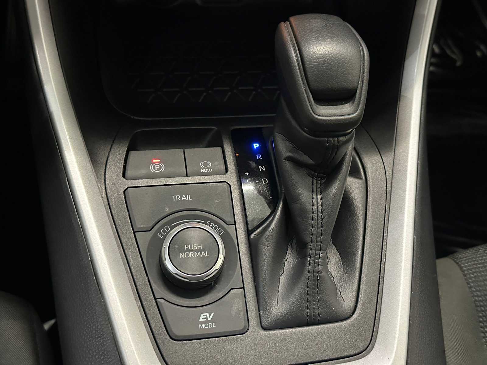 Thumbnail: 2025 Toyota RAV4 - 17