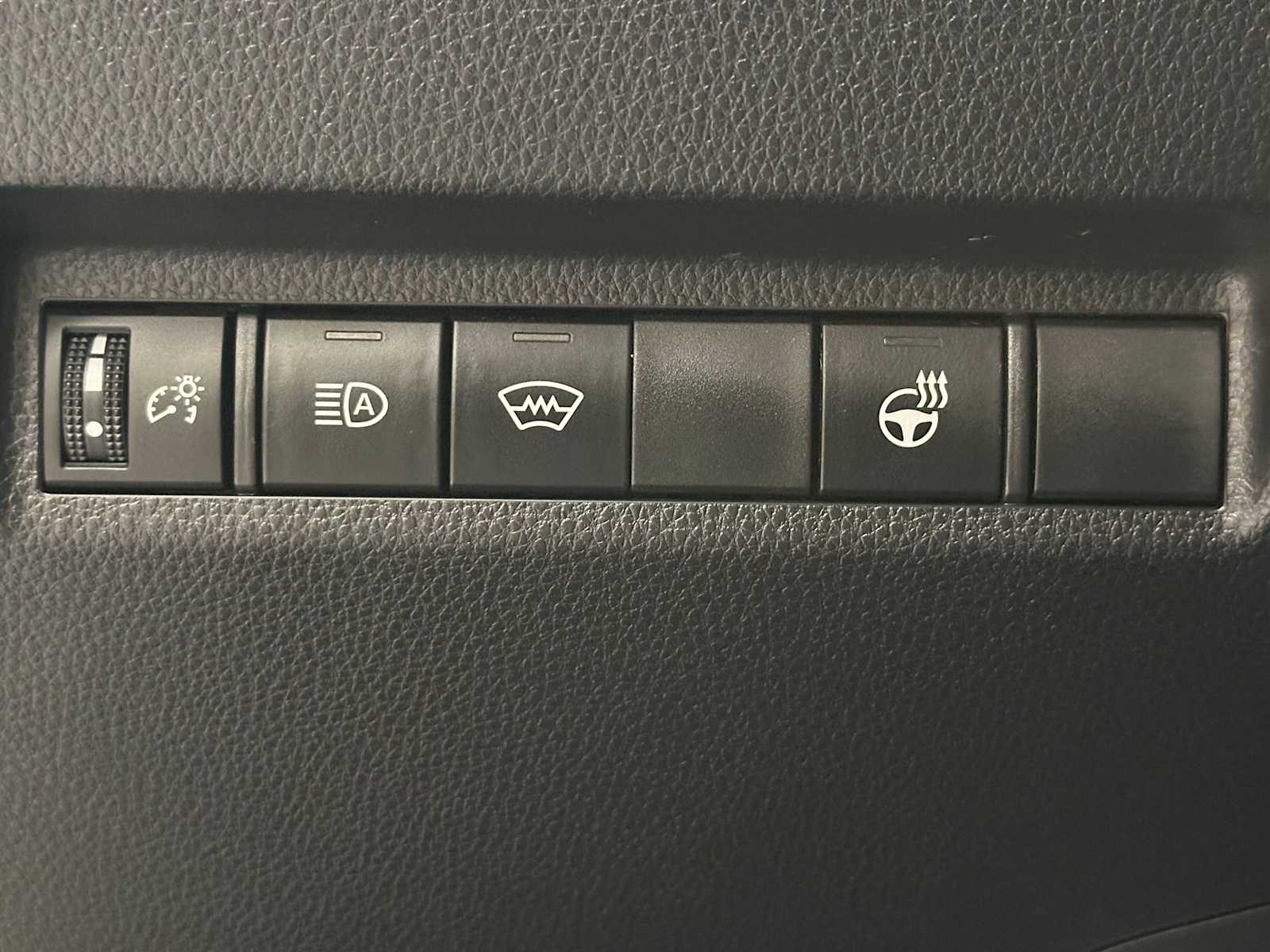 Thumbnail: 2023 Toyota RAV4 - 18